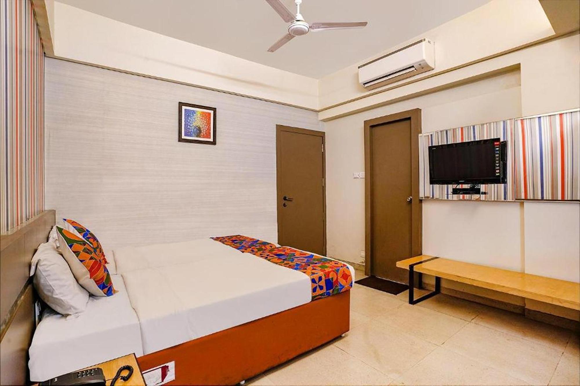Hotel Gargi Deluxe Pune Exterior foto