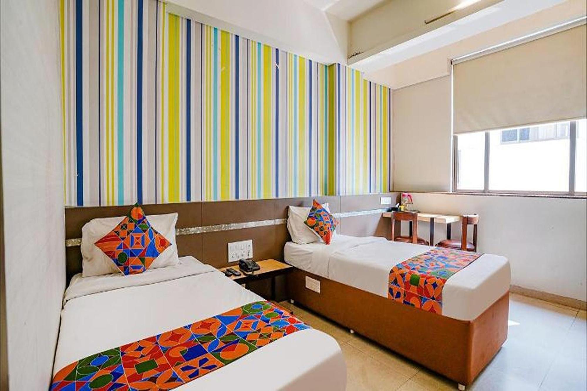 Hotel Gargi Deluxe Pune Exterior foto